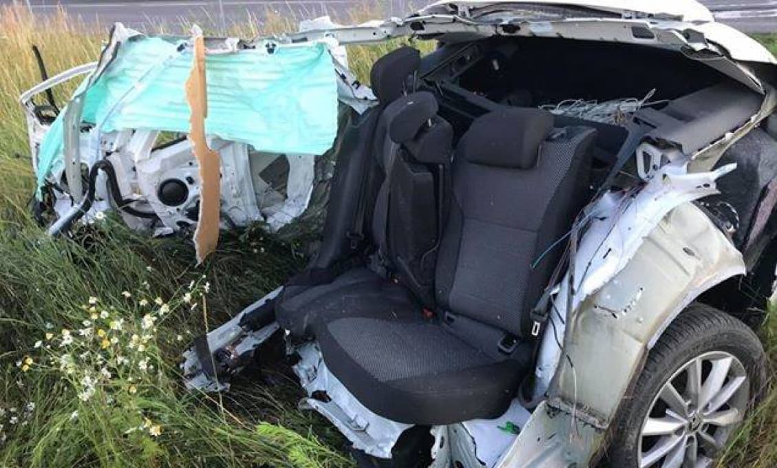 Náraz roztrhol Octaviu na dve časti (foto)