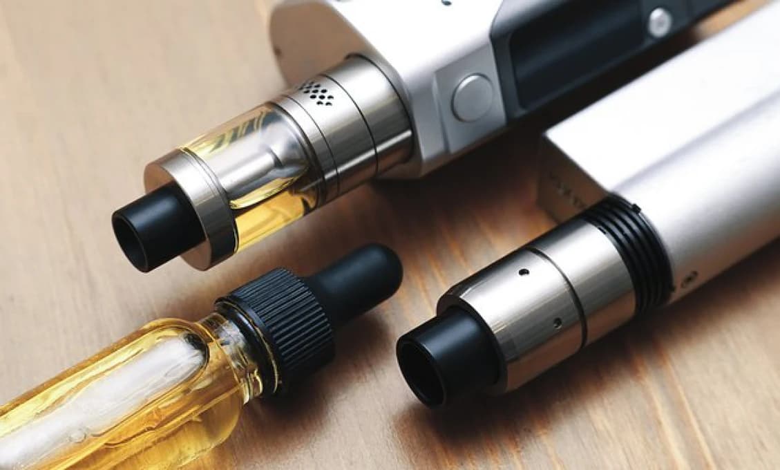 Sú E-cigarety naozaj zdravšie? Alebo ide o podvod? Výskumy vedcov si platia sami výrobcovia