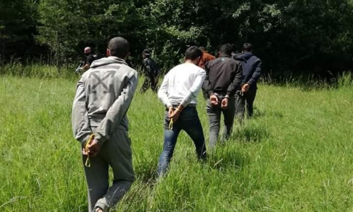 Polícia zadržala v Bardejovskej Novej Vsi 28 migrantov
