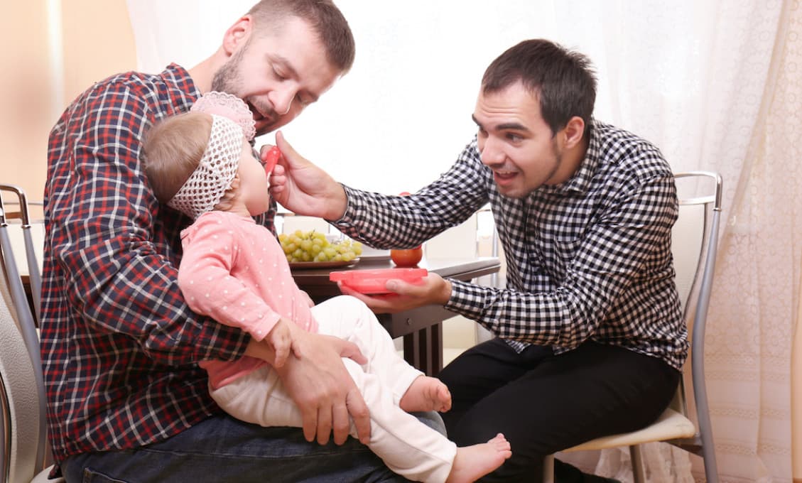 Poľský prezident chce ústavný zákaz adopcií detí pármi rovnakého pohlavia