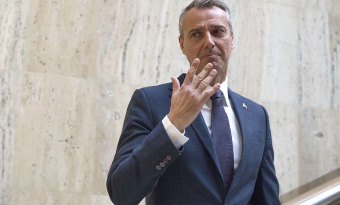 Raši citoval v pléne vládnych politikov z čias kauzy rigorózky Danka