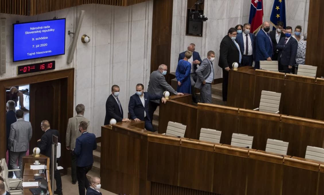 SaS a Za ľudí nebudú hlasovať pri odvolávaní B. Kollára z funkcie