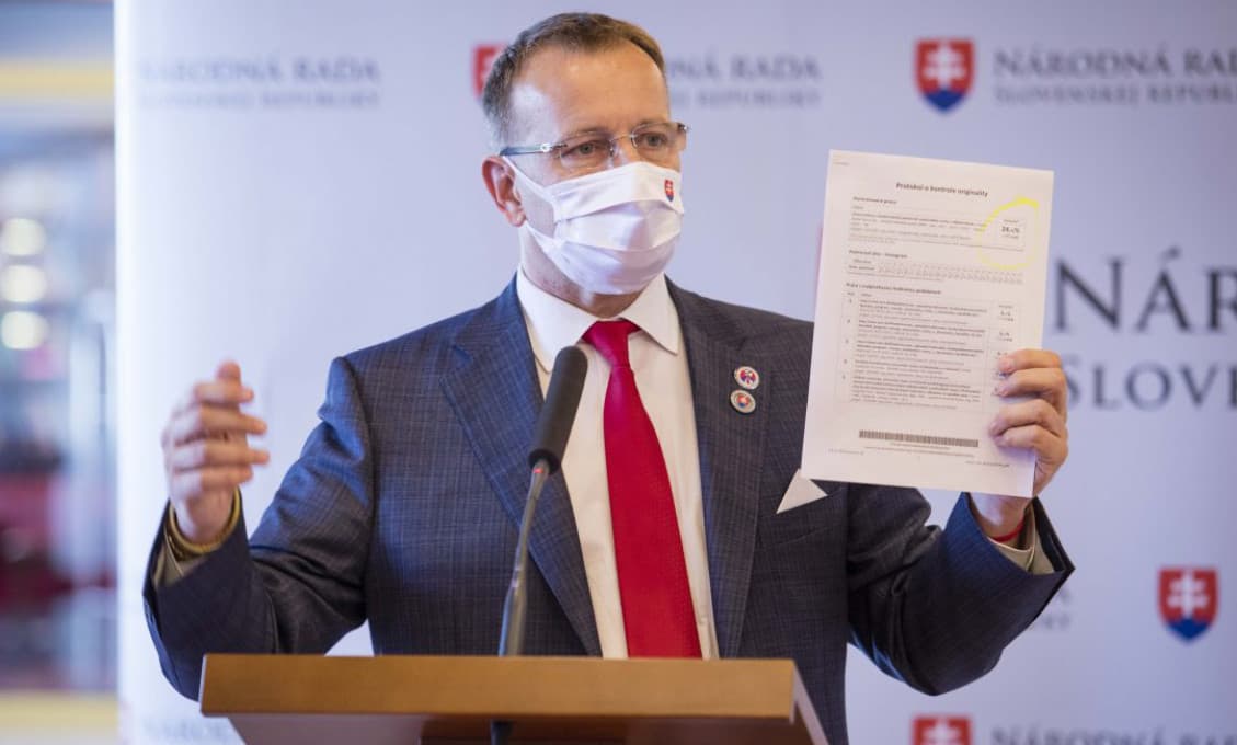 MIMORIADNE: Poslanci neodvolali Borisa Kollára z postu šéfa parlamentu (aktualizácia)