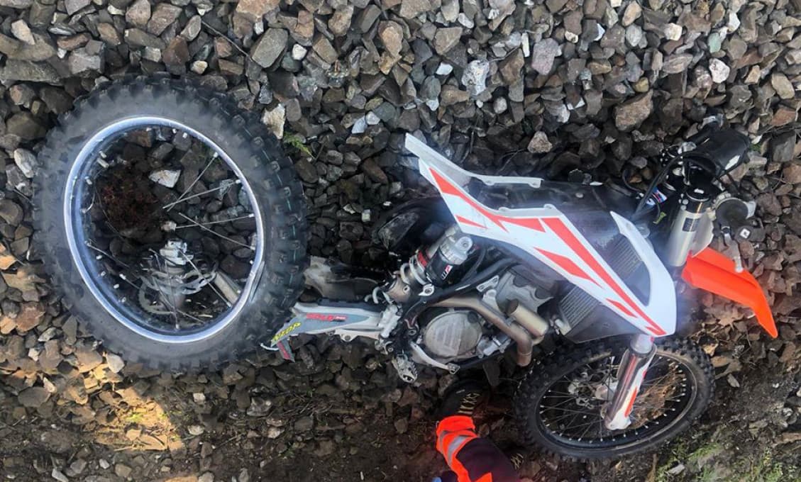 Motocyklistu zachytil vlak, tragédii sa nedalo zabrániť