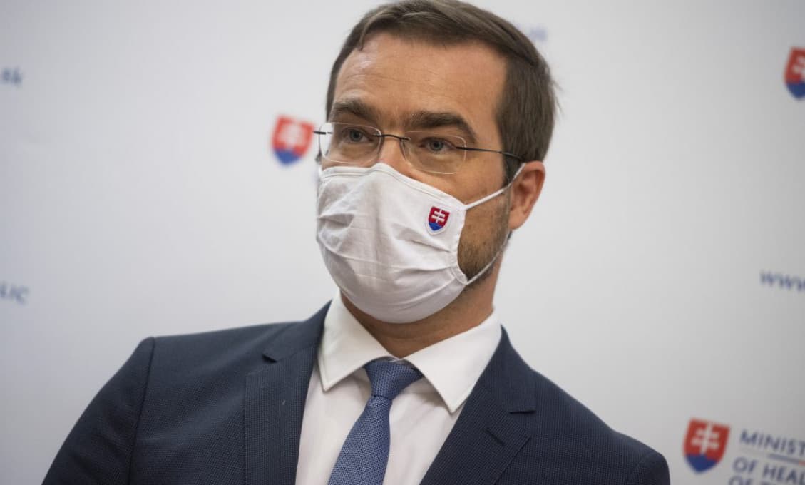 Minister zdravotníctva zvažuje v boji proti koronavírusu lokálne opatrenia