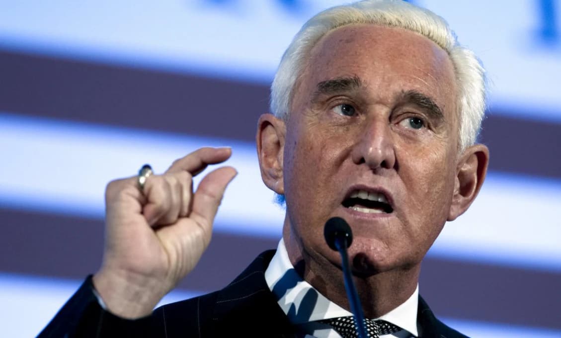 Facebook zrušil účty spojené s Rogerom Stoneom a Jairom Bolsonarom v boji proti „dezinformáciám“