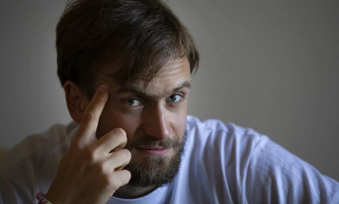 Neoficiálnemu hovorcovi Pussy Riot nariadili psychiatrickú expertízu