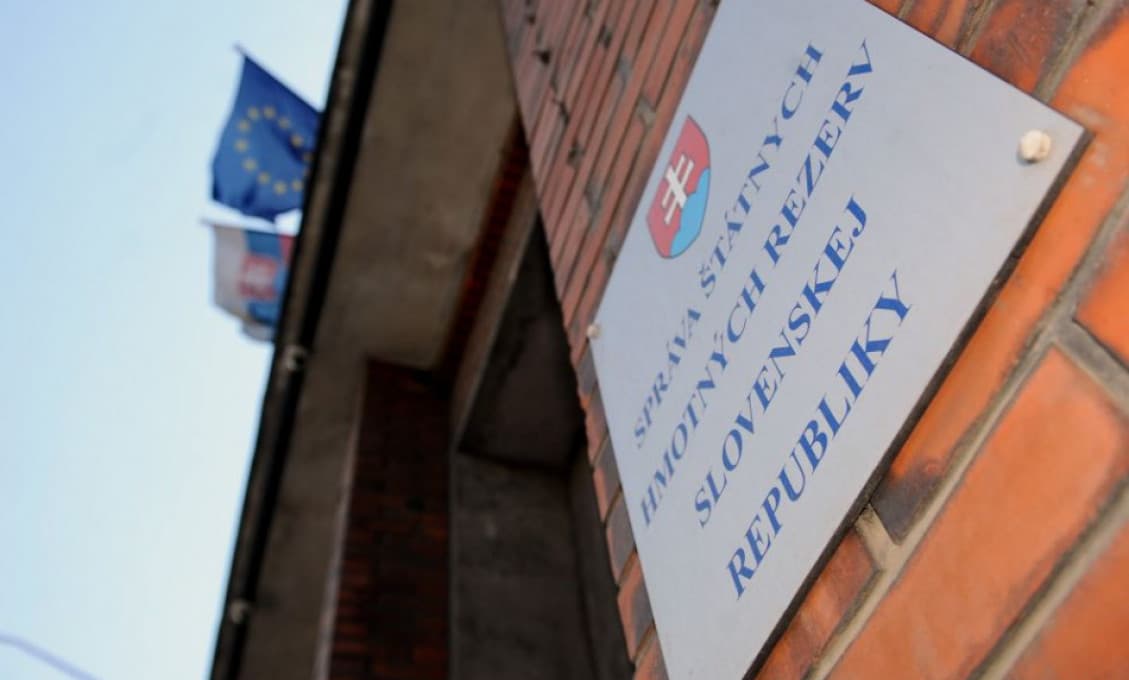 Štátne hmotné rezervy majú zabezpečiť ochranné pracovné pomôcky, stačiť by mali na 60 dní
