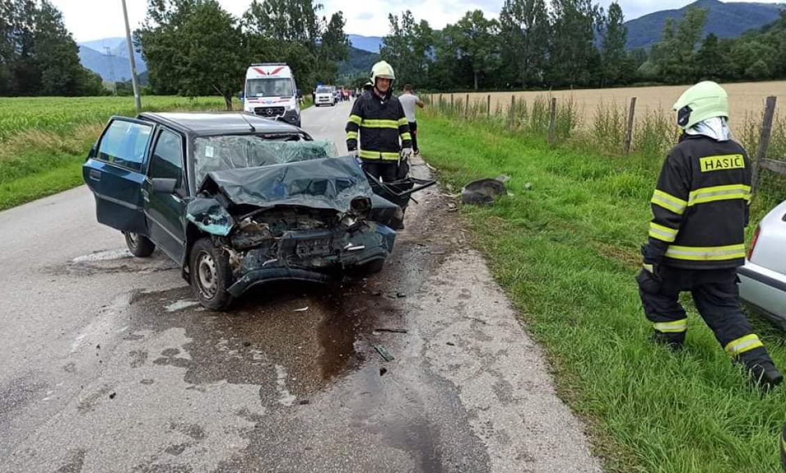 TRAGÉDIA: Čelnú zrážku s mladým šoférom neprežil 48-ročný vodič z Revúcej (foto)