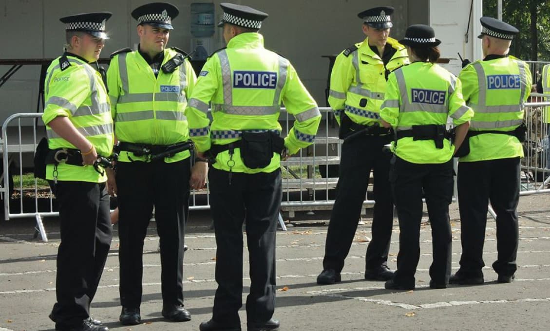 Britskí policajti ignorovali moderné otroctvo v textilných manufaktúrach. Báli sa obvinenia z rasizmu