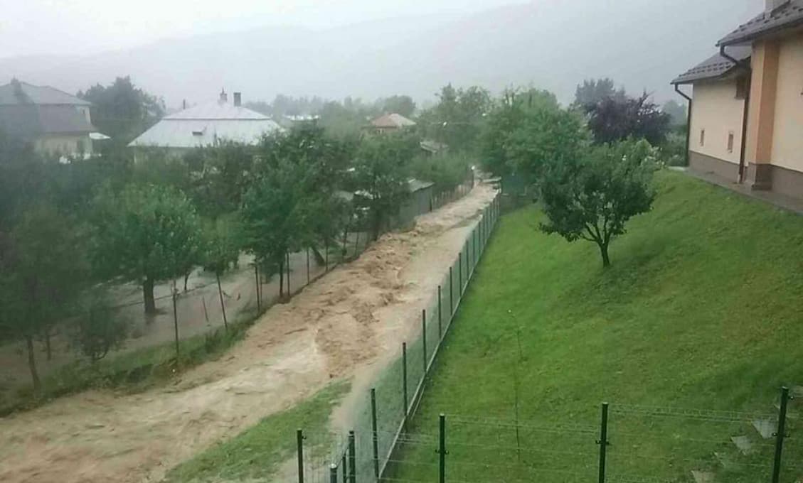 Po prietrži mračien zasahujú hasiči najmä v Prešovskom kraji (foto)