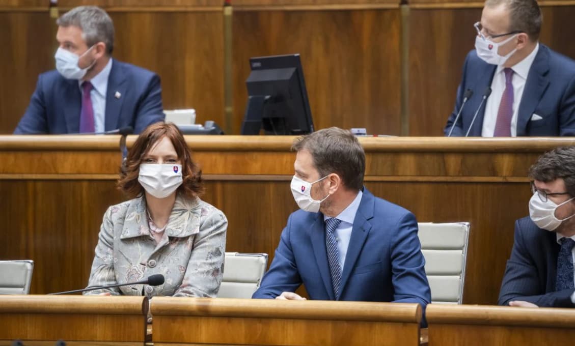 Komentár Vladimira PROKHVATILOVA: Najvyššia rada Ukrajiny v absolútnej vojne s ruským jazykom