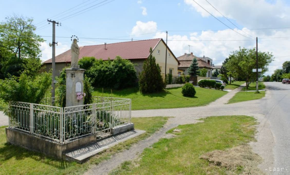 Vidiecka mládež je menej spokojná so životom a viac sa obáva o svoju budúcnosť ako tá mestská