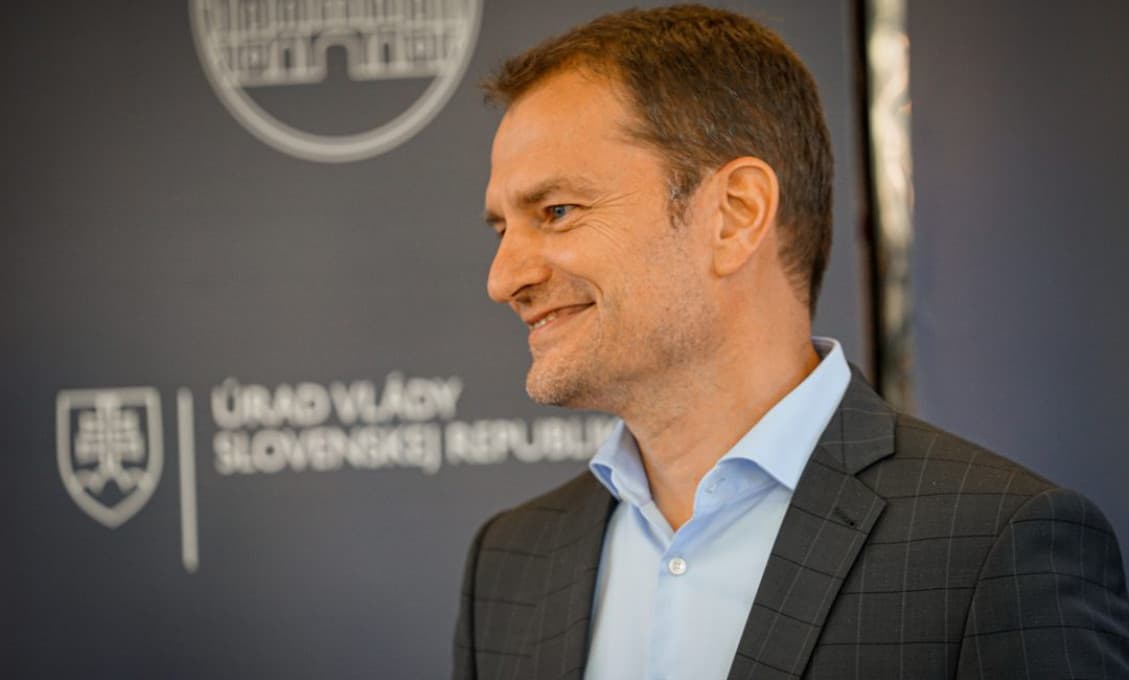 "Peťko, prosím, podpíš to Robkovi, nerob drahoty," píše Matovič