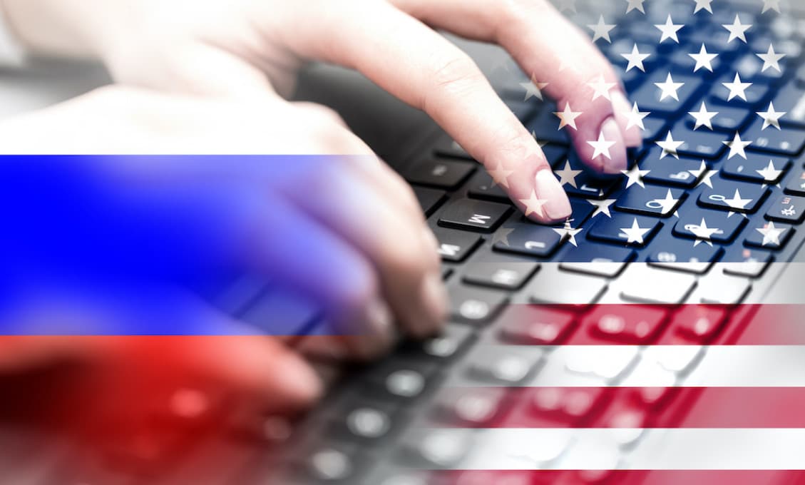 Zabudnite na ruských hackerov: Skutočným nebezpečenstvom sú USA, ktoré chcú nahromadiť britské vakcíny