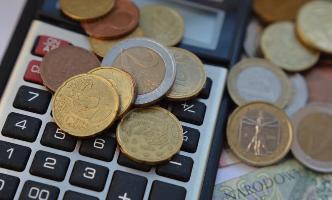 Zvýšenie minimálnej mzdy na 620 eur negatívne zasiahne do kondície firiem, varuje NBS