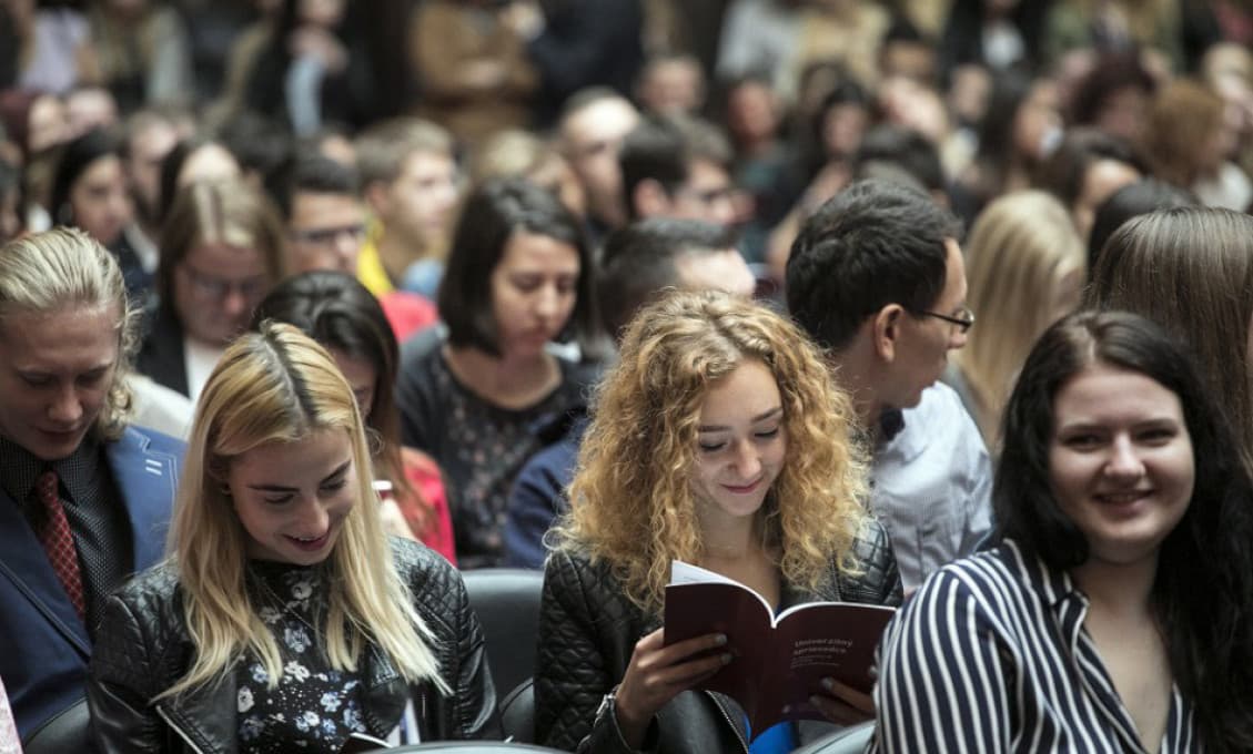Vysoké školy ponúkajú viac miest ako je počet uchádzačov, vyplýva zo štatistiky