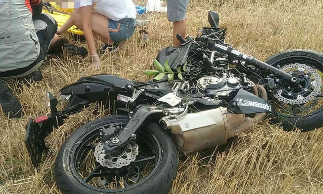 AKTUÁLNE: Pri dopravnej nehode sa zranili dvaja motorkári (foto)