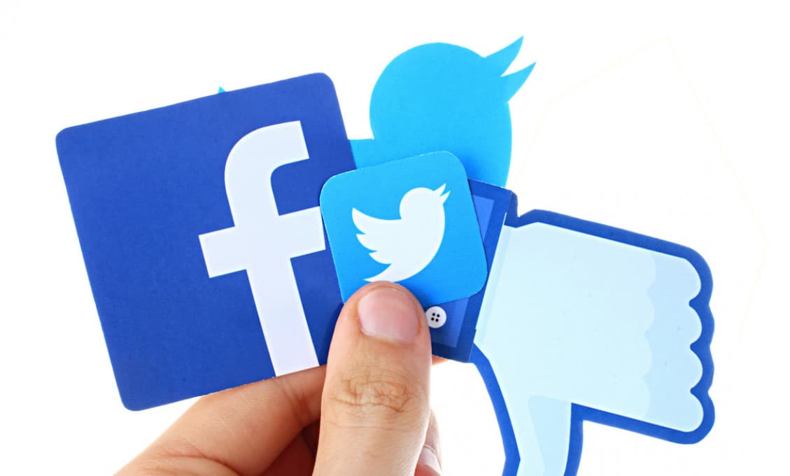 Twitter a Facebook na žiadosť súdu zablkovali účty ľudí blízkych Bolsonarovi