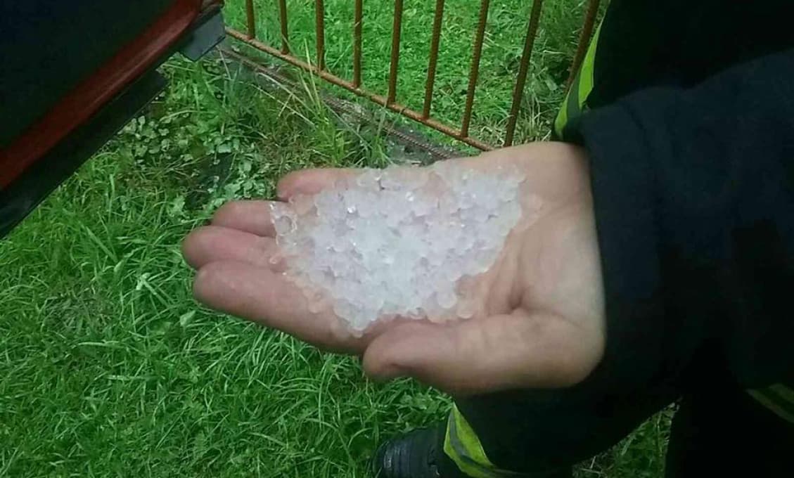 SHMÚ varuje pred búrkami v niektorých okresoch západného a stredného Slovenska