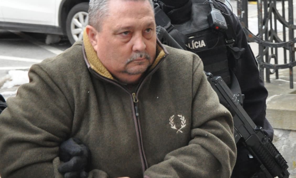 Starosta spájaný so sátorovcami sa v stredu postaví pred súd