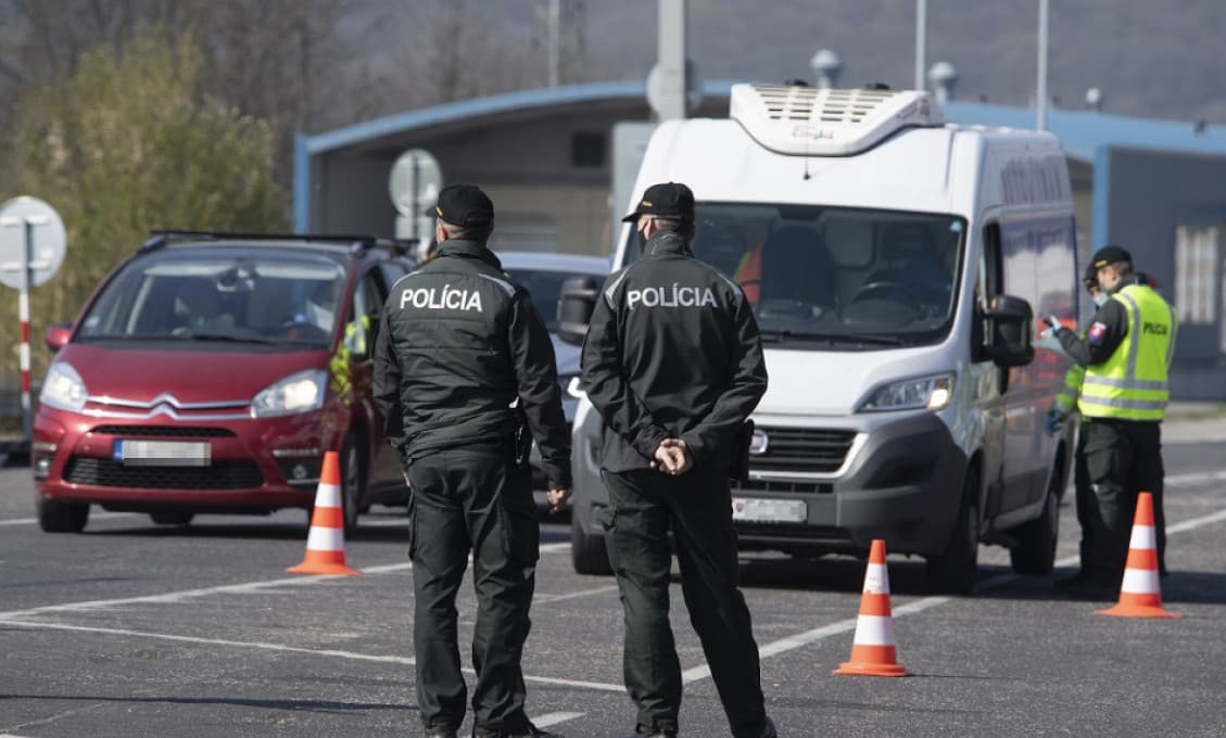 Polícia hľadá mužov, ktorí prepadli herňu na hraničnom priechode Berg