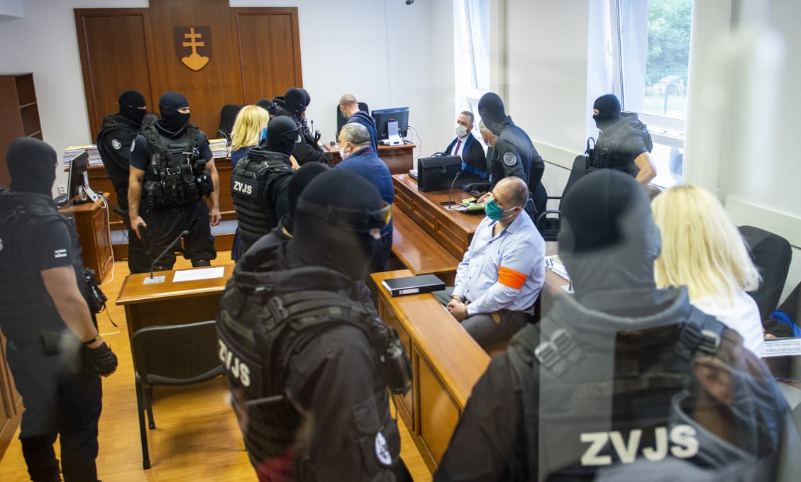 V kauze starostu Dolného Chotára vypovedá jeho syn obžalovaný z troch vrážd