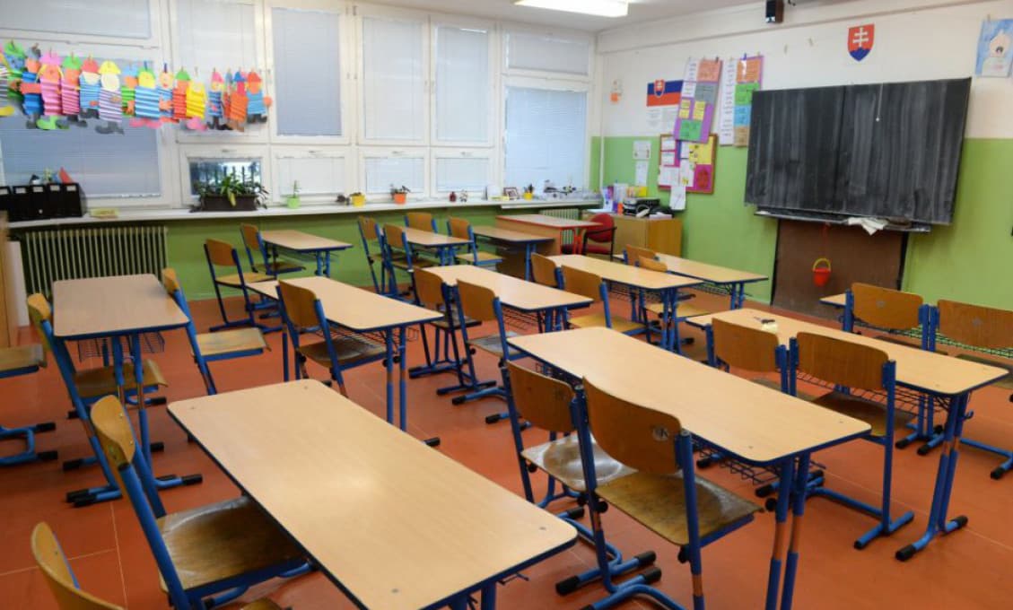 Žiaci na druhom stupni základných škôl by sa mohli od septembra 2021 vzdelávať aj doma