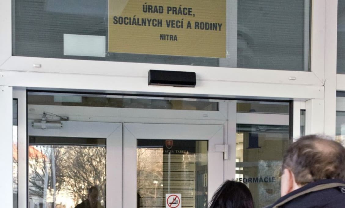Úrady práce začnú od 1. augusta prijímať žiadosti o príspevky na udržanie zamestnanosti za júl
