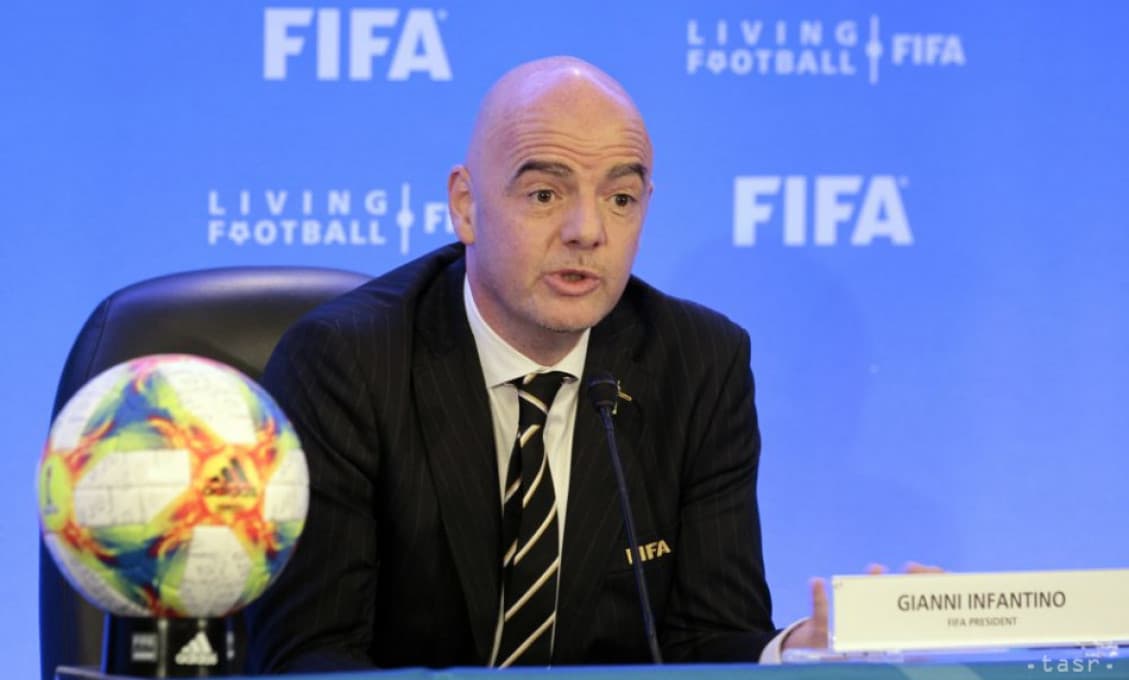 Infantino napriek vyšetrovaniu bude ďalej naplno zastávať post prezidenta FIFA
