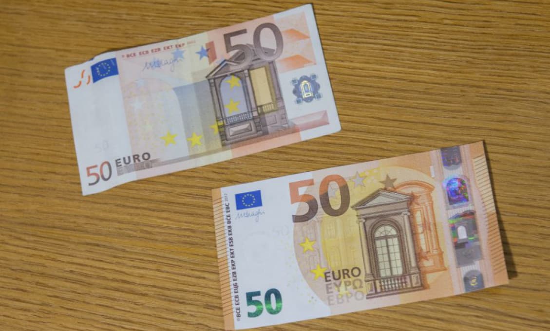 Rumun sa pokúsil dať do obehu falošné 50-eurové bankovky