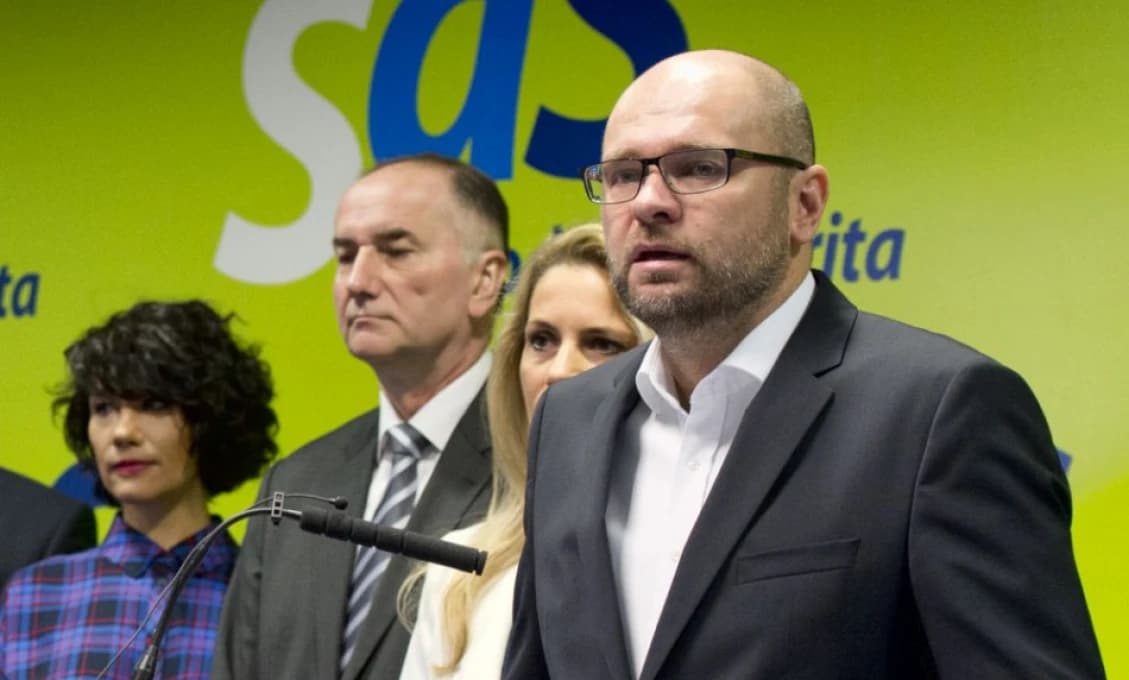 Británia má prvú ministerku obrany Penny Mordauntovú