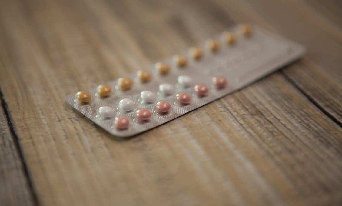 Mali by muži užívať antikoncepčné pilulky na ochranu proti Covid-19?