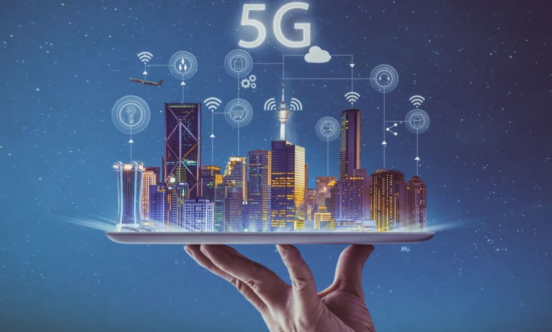 Politické potýčky okolo 5G (Elena Pustovojtová)