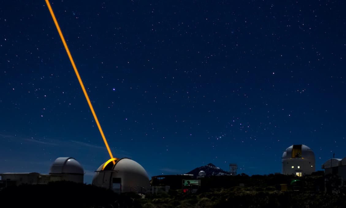 Planetárna obrana bola posilnená novým laserom, ktorý dokáže za denného svetla pozorovať „neviditeľné“ úlomky vesmíru (VIDEO)