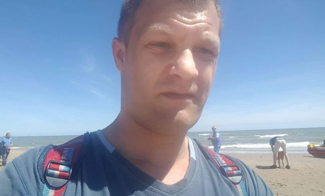 Zachránil tri detské životy, ale svoj stratil. Ľudia pre jeho rodinu vyzbierali viac ako 340-tisíc eur