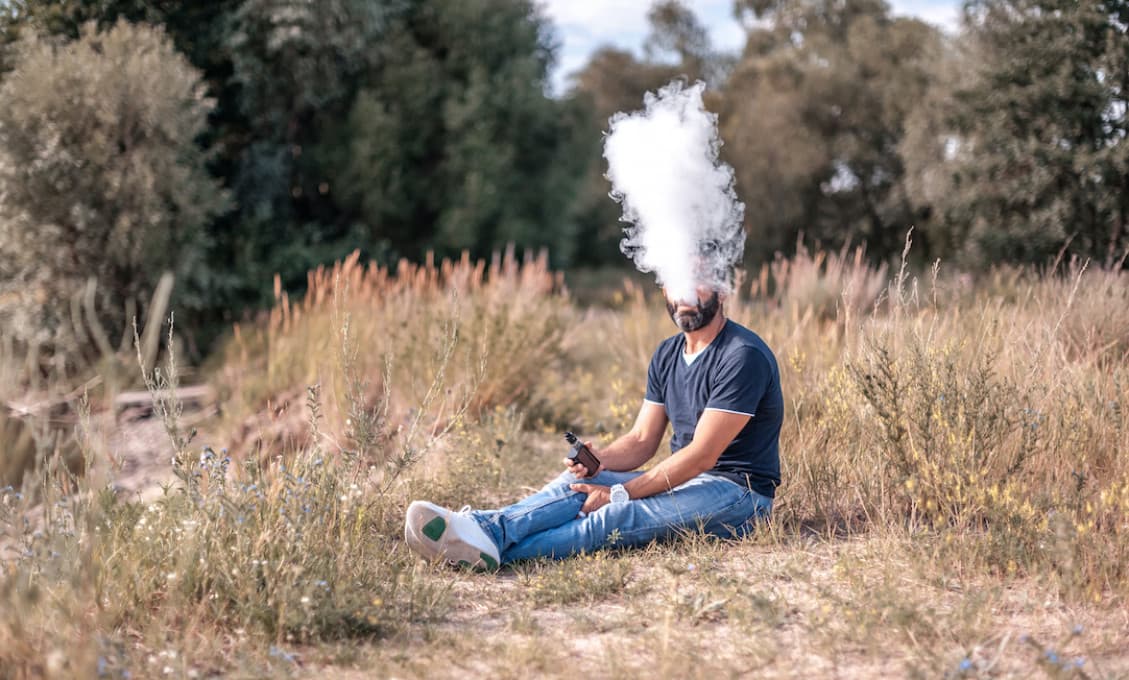 Koronavírusom sa častejšie infikujú fajčiari elektronických cigariet