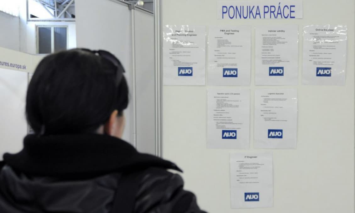 Zamestnanosť na Slovensku v druhom kvartáli klesla o 2,6 percenta, pracovalo takmer o 40-tisíc ľudí menej