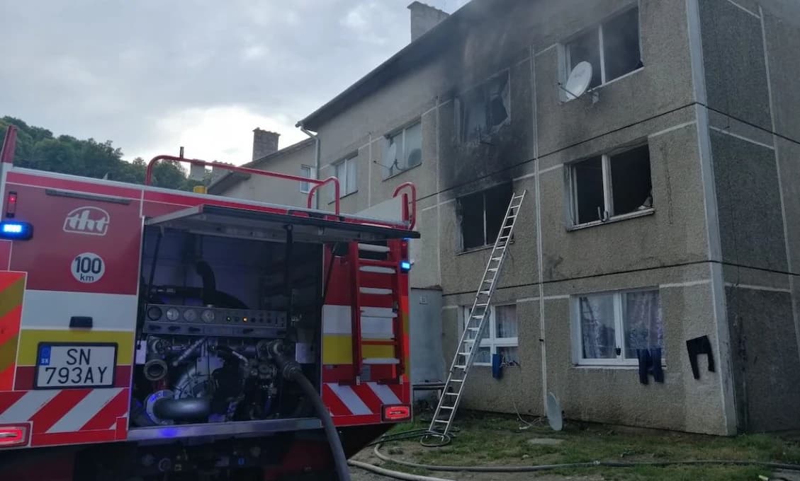 V obci Žehra horela bytovka