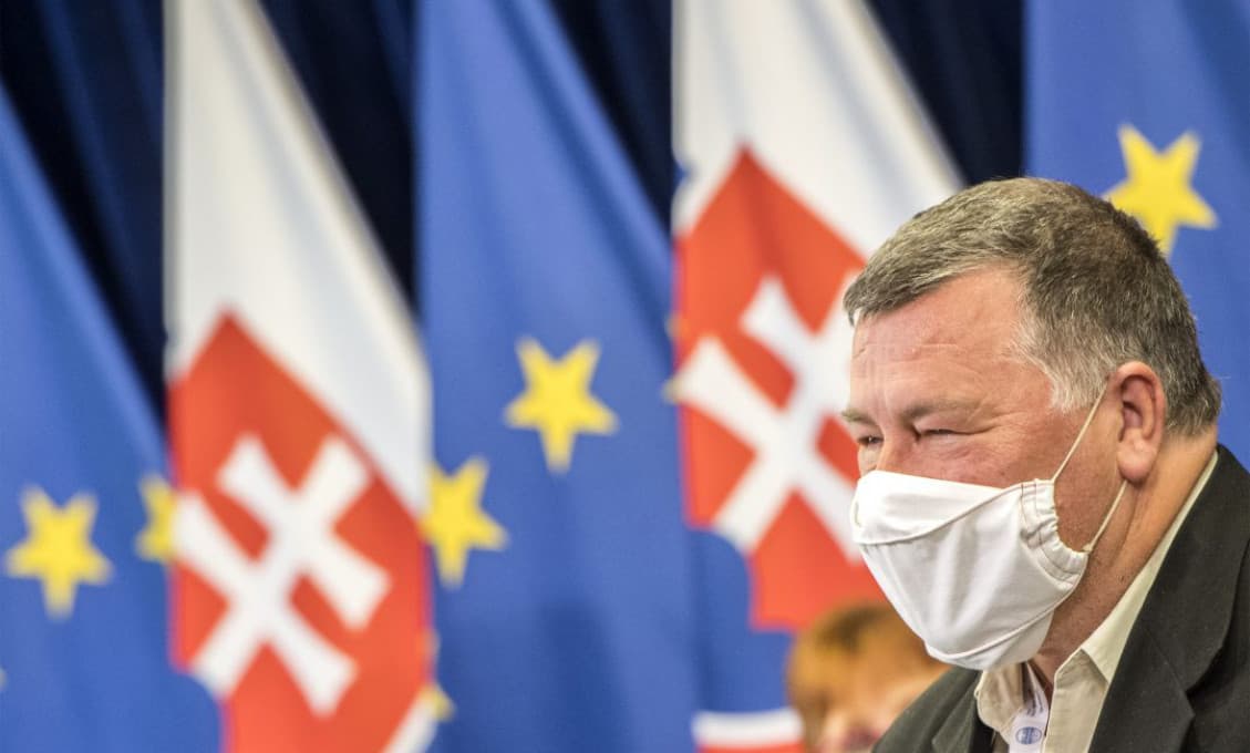 Profesor Krčméry vidí na zastavenie koronavírusu len jedno riešenie