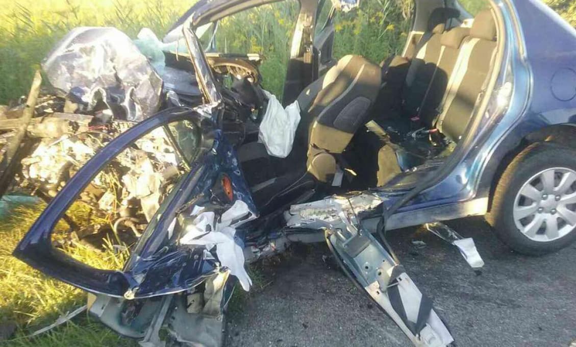 Pri tragickej dopravnej nehode v katastri obce Čáry sú traja zranení a jeden mŕtvy (foto)