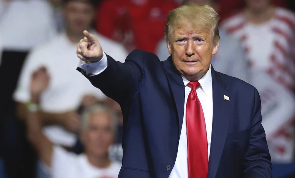 Trump tvrdí, že Obama a Hillary tlačili USA do konfliktu