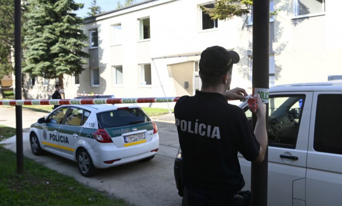 Muž v Jelšave chcel skočiť zo strechy, odhovárali ho traja vyjednávači