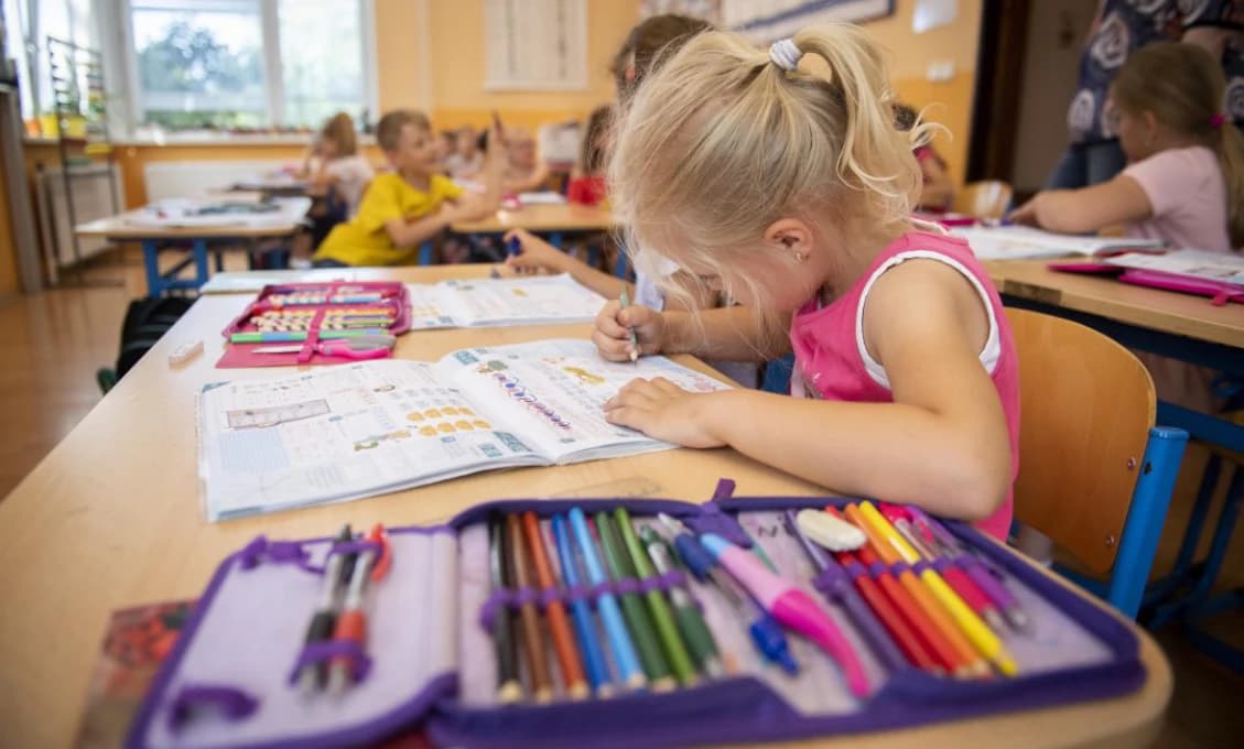 Školy by mali mať dopredu informácie o priebehu dištančnej výučby, tvrdí manuál ministerstva