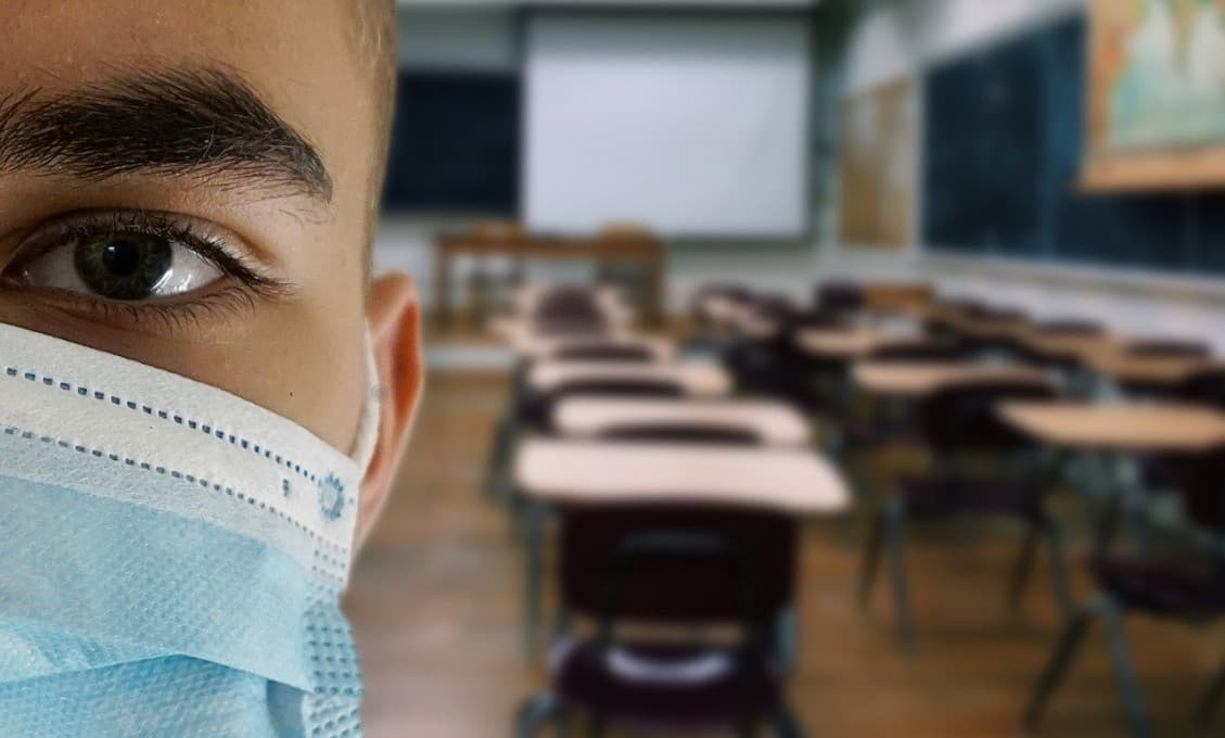 Deti, ktoré budú v škole bez rúška, musia ísť preč
