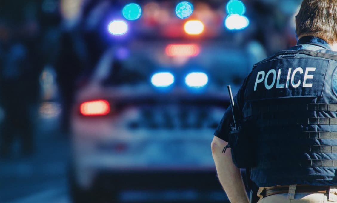 Desiatky pouličných gangov z Chicaga uzavreli „pakt“ s cieľom zabiť každého policajta, ktorý vytasí zbraň, tvrdí FBI