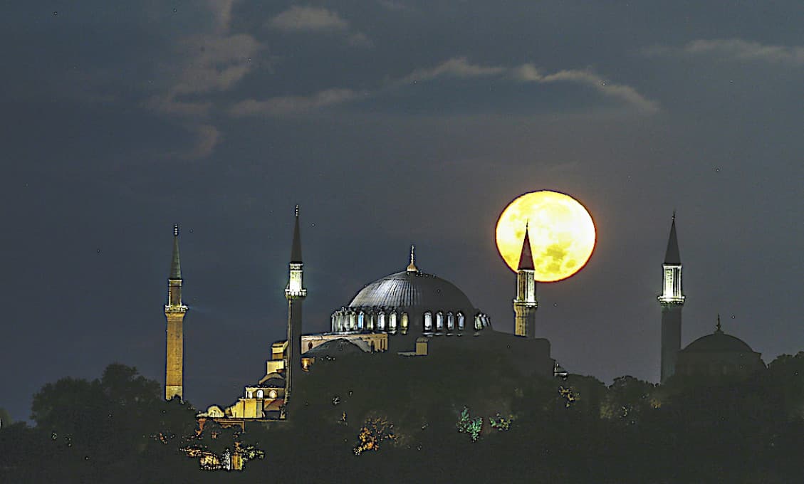 Turecko zbúralo ikonický kresťanský kostol „Hagia Sofia z Bursy“