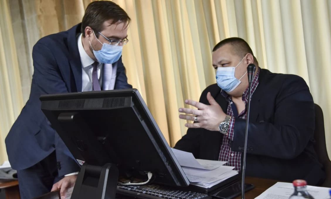 Minister Krajčí aj hlavný hygienik Mikas sú v samoizolácii