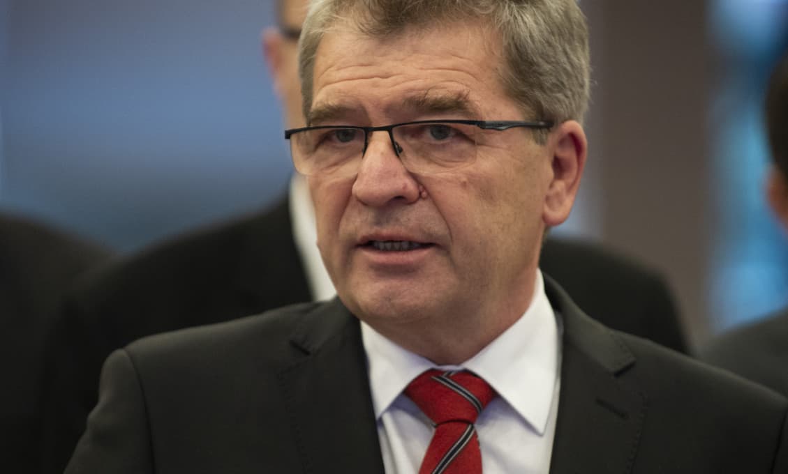Koaličný sud s pušným prachom - slovenské poľnohospodárstvo