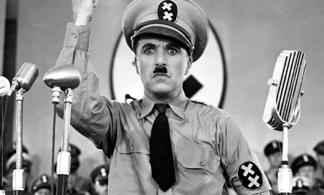 Ako Charlie Chaplin pred 80 rokmi zosmiešnil Hitlera pred celým svetom (VIDEO)